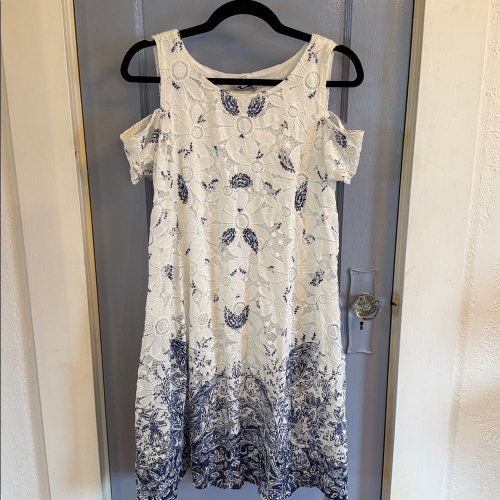 Robbie Bee Dress. Cold Shoulder Style. Size M.